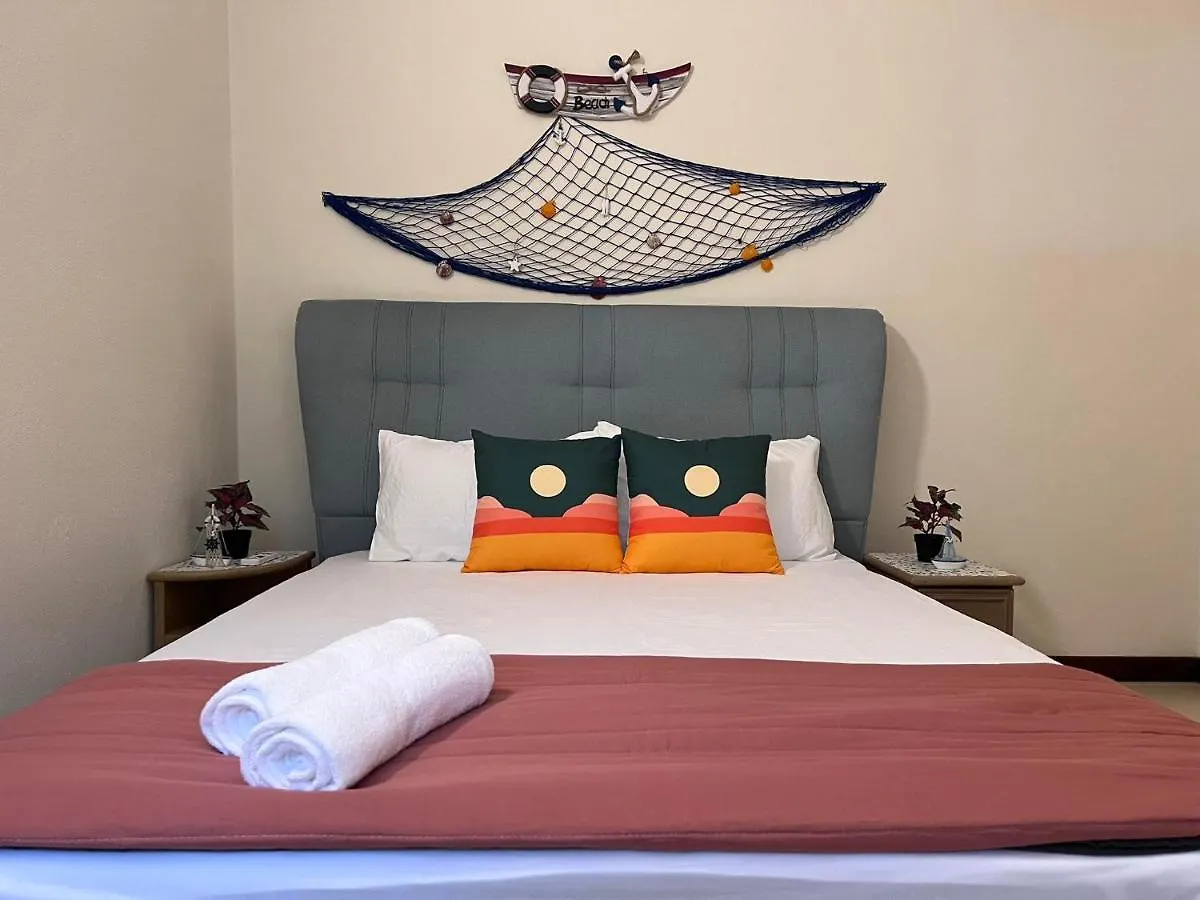 באטו פרינג'י Ee'S Sunset House - Homestay 3 Min Walk To Beach באטו פרינג'י