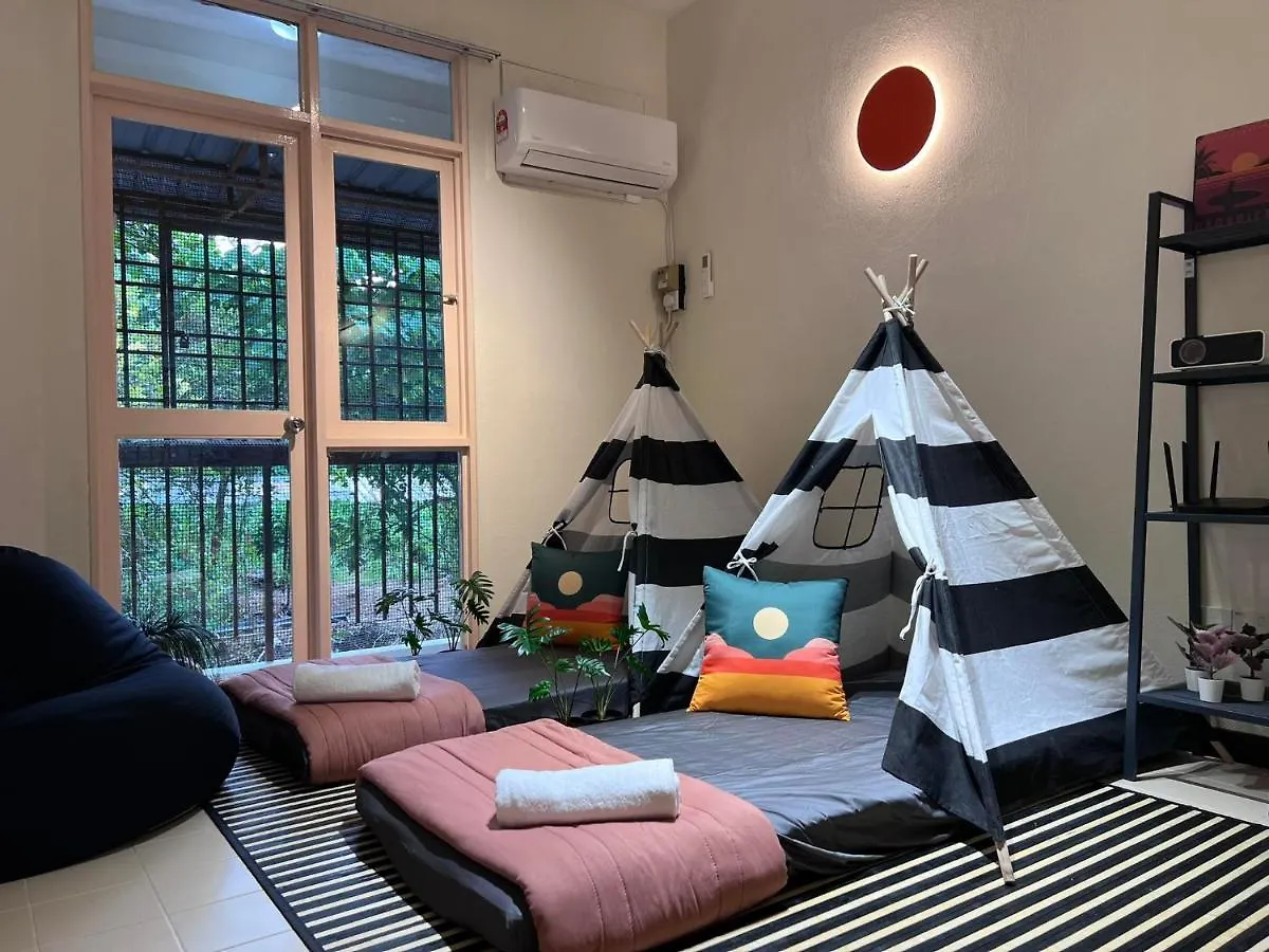 דירה באטו פרינג'י Ee'S Sunset House - Homestay 3 Min Walk To Beach