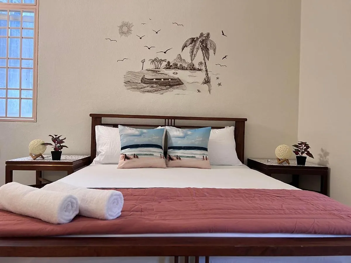 באטו פרינג'י Ee'S Sunset House - Homestay 3 Min Walk To Beach 0*, באטו פרינג'י